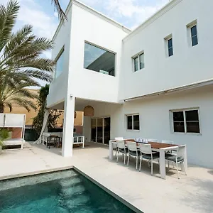  Villa Deema The Lakes Luxury 3 Bd Pool United Arab Emirates